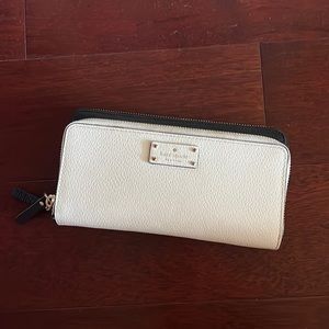 Kate Spade Black & White Wallet